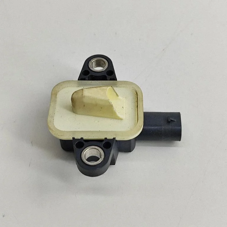 Drošības spilvenu trieciena sensors 4H0955557