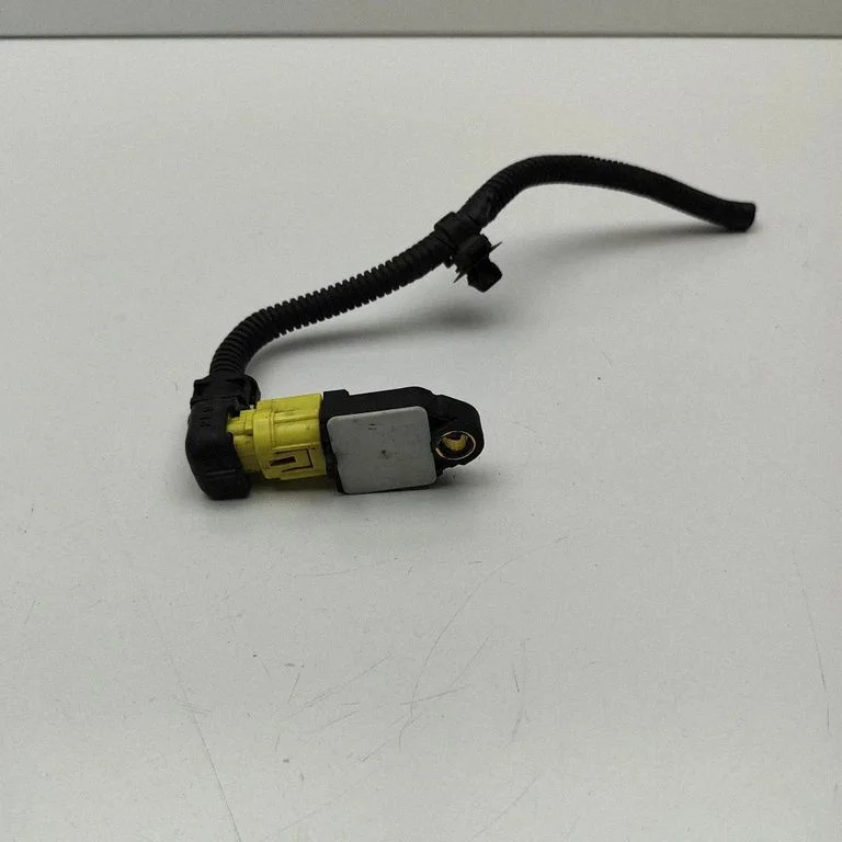 Drošības spilvenu trieciena sensors 8651A002