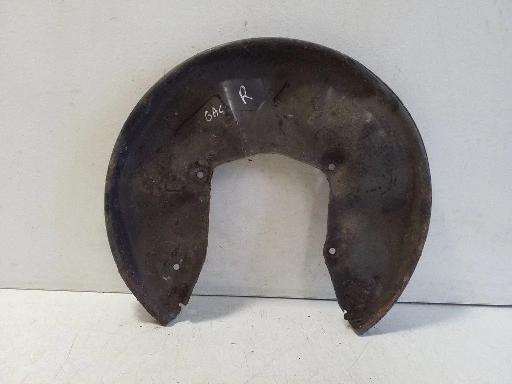 Rear brake disc plate dust cover – right