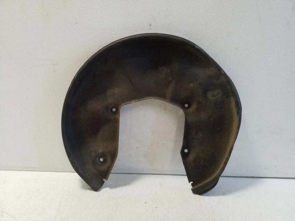 Rear brake disc plate dust cover – right
