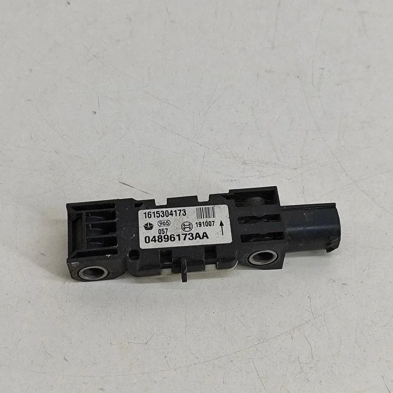 Drošības spilvenu trieciena sensors 04896173AA