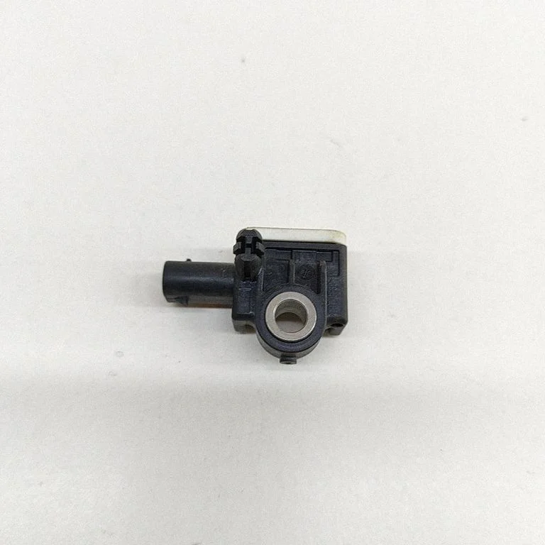 Drošības spilvenu trieciena sensors – Tesla Model S (2012-)