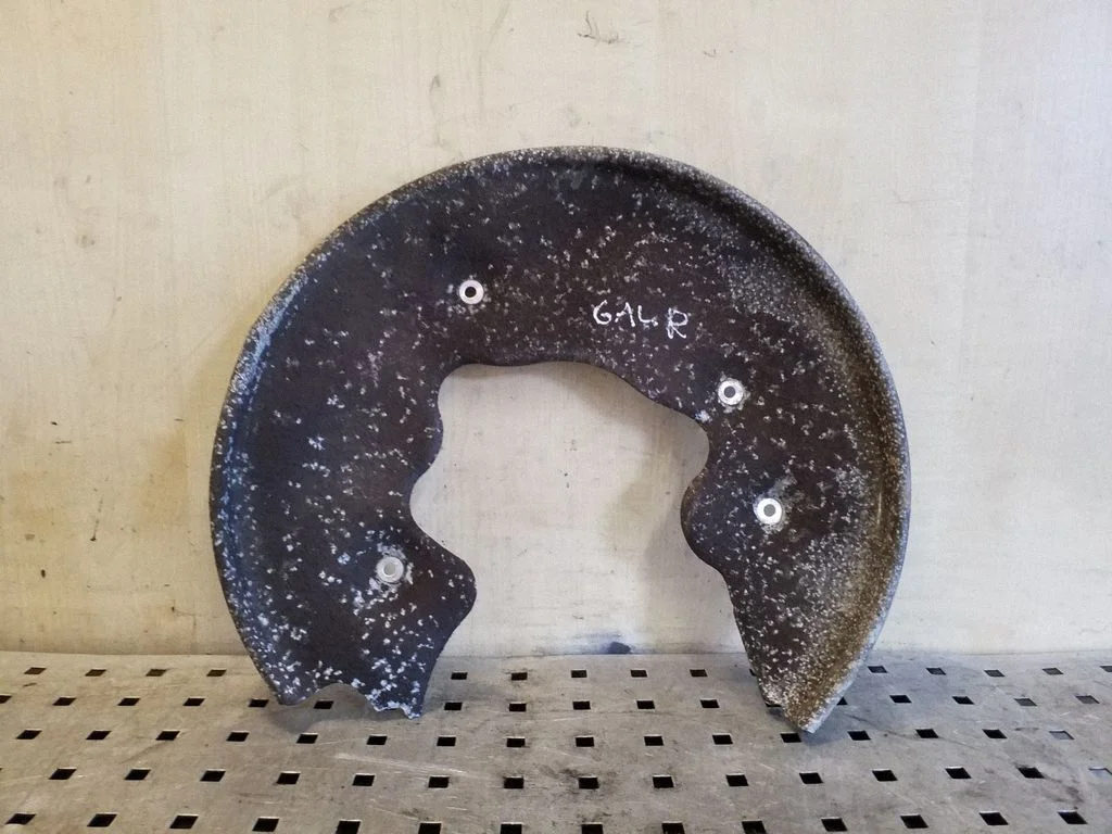 Rear brake disc plate dust cover – right