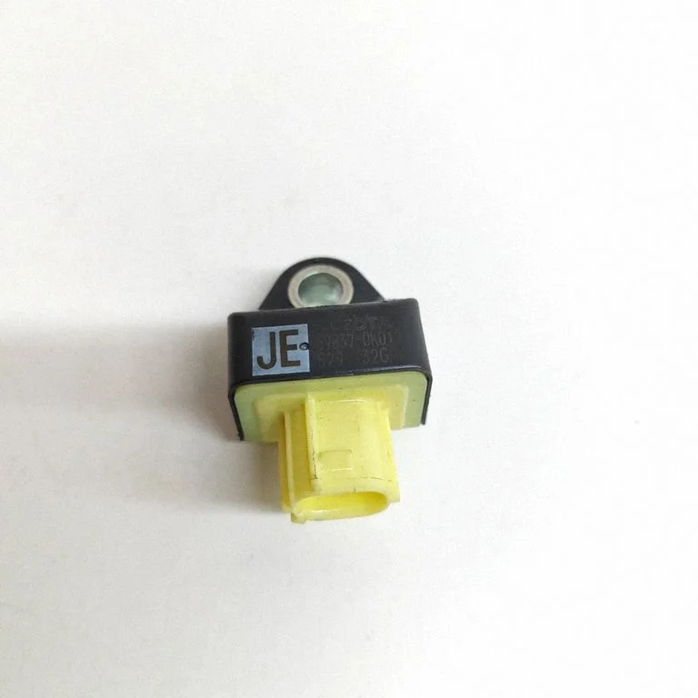 Drošības spilvenu trieciena sensors – Toyota Hilux (AN120, AN130) (2015-2020)