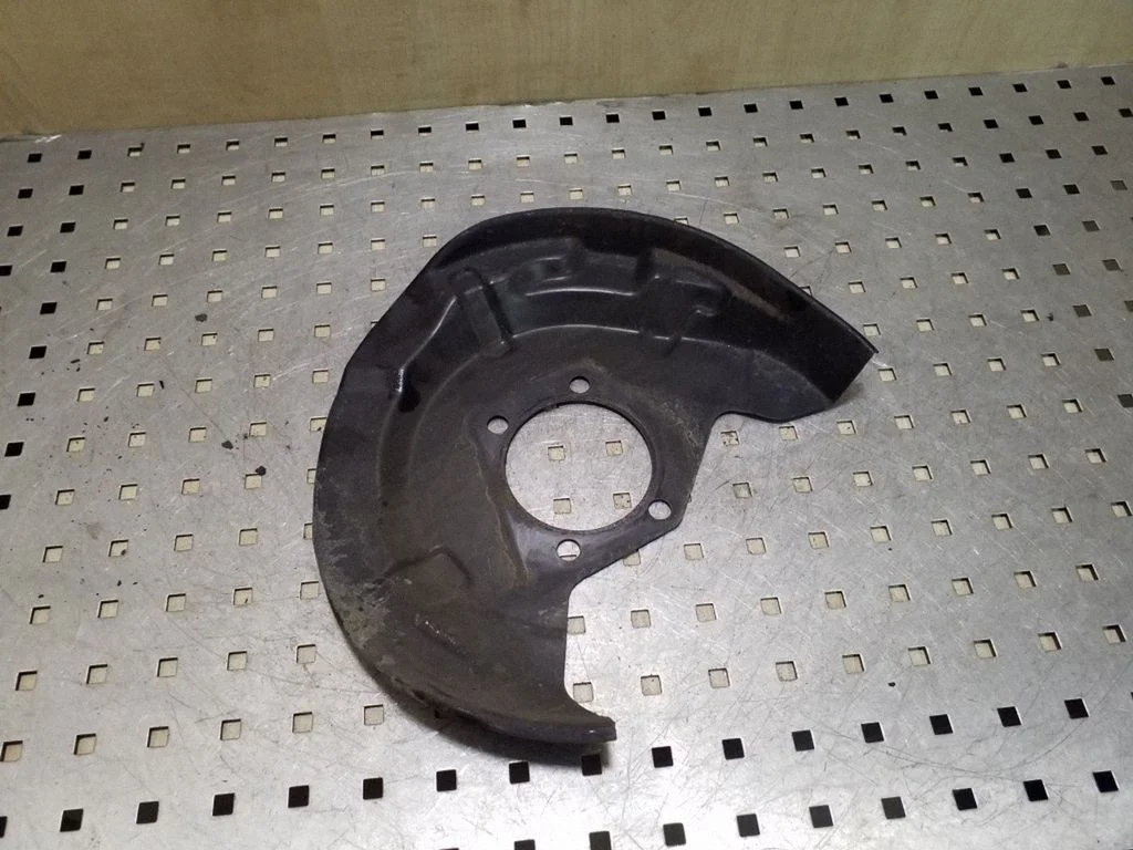 Rear brake disc plate dust cover – left