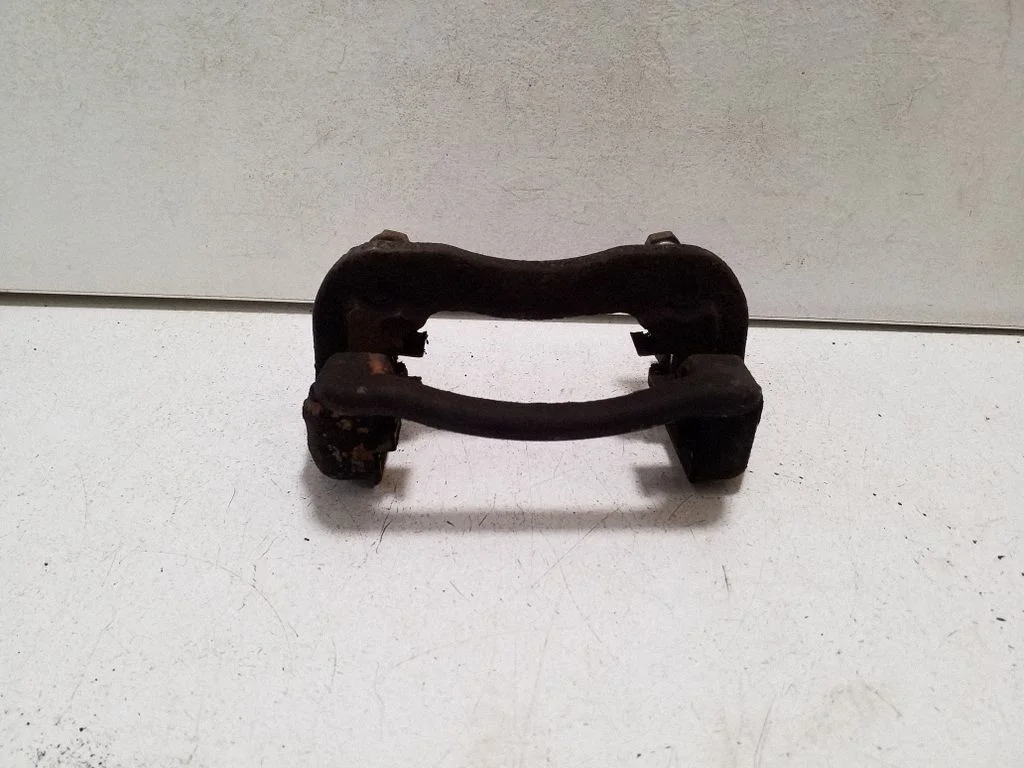 Piduriklotside hoidik/kandur (tagumine) – parem