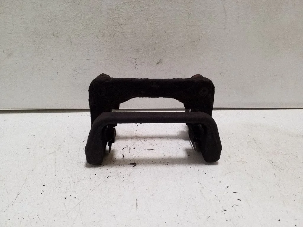 Piduriklotside hoidik/kandur (tagumine) – parem