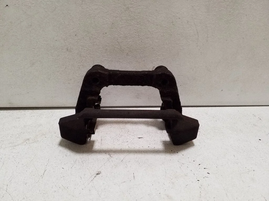 Piduriklotside hoidik/kandur (tagumine) – parem