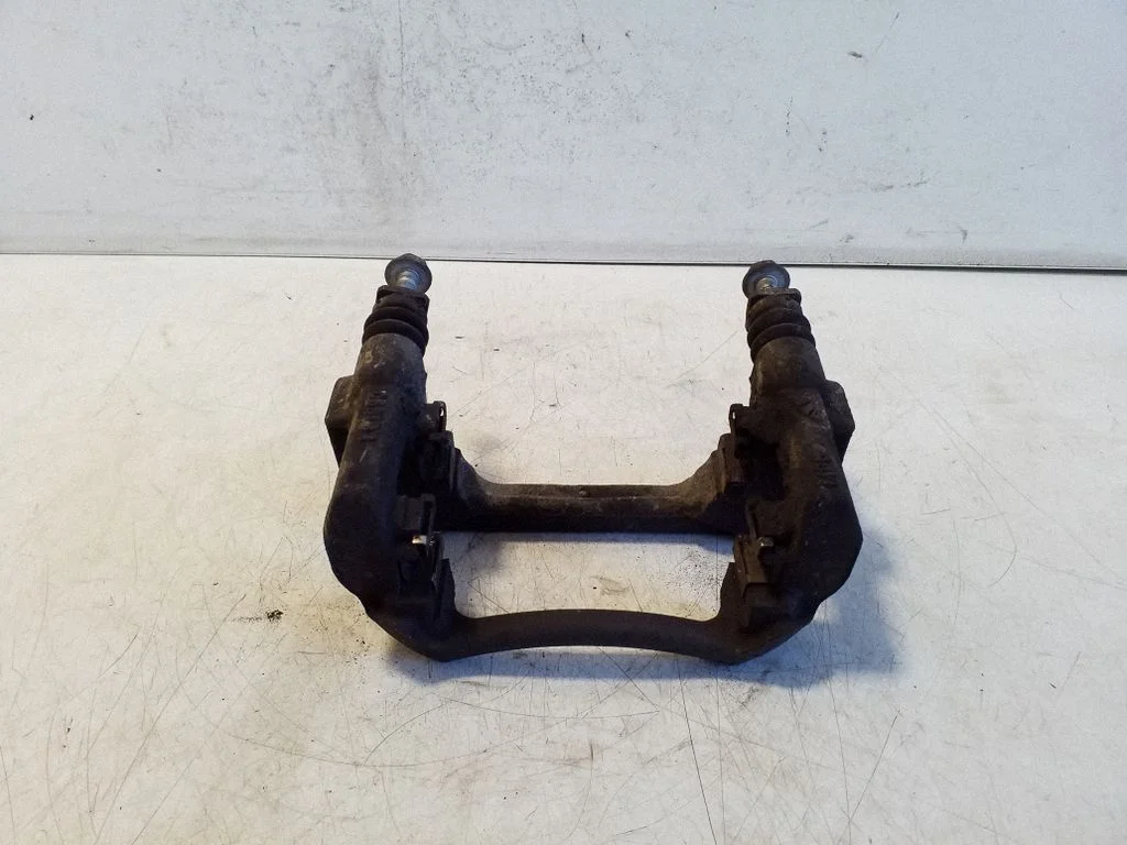 Piduriklotside hoidik/kandur (tagumine) – parem