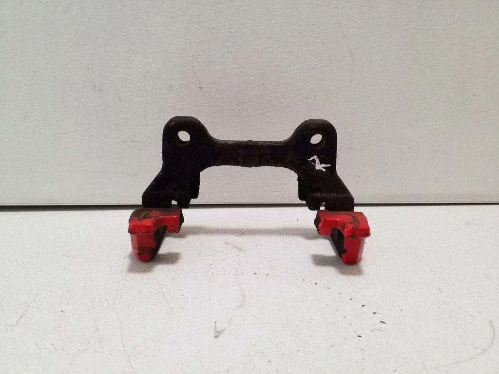 Piduriklotside hoidik/kandur (tagumine) – parem
