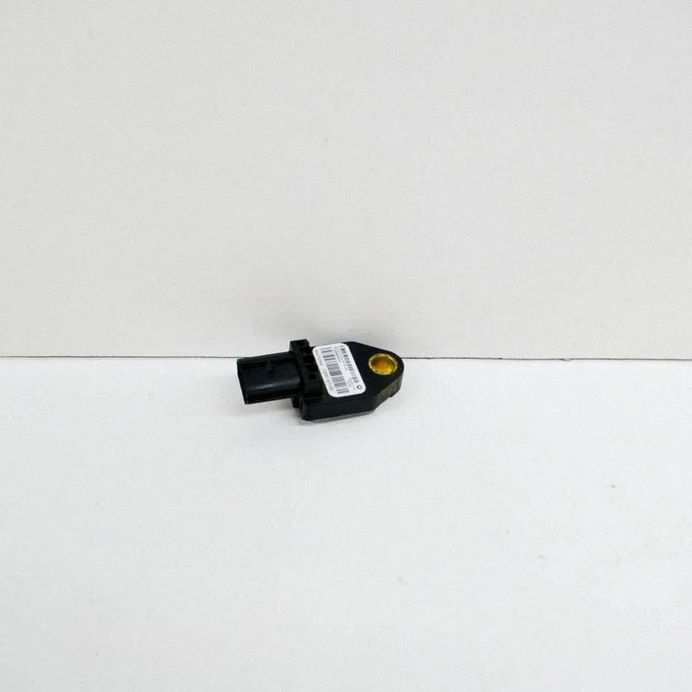 Drošības spilvenu trieciena sensors P04896065AA