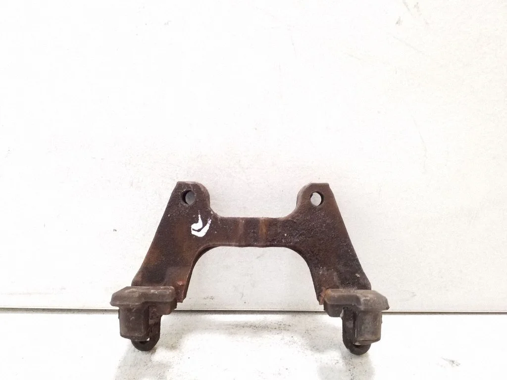 Brake caliper pad carrier rear – right