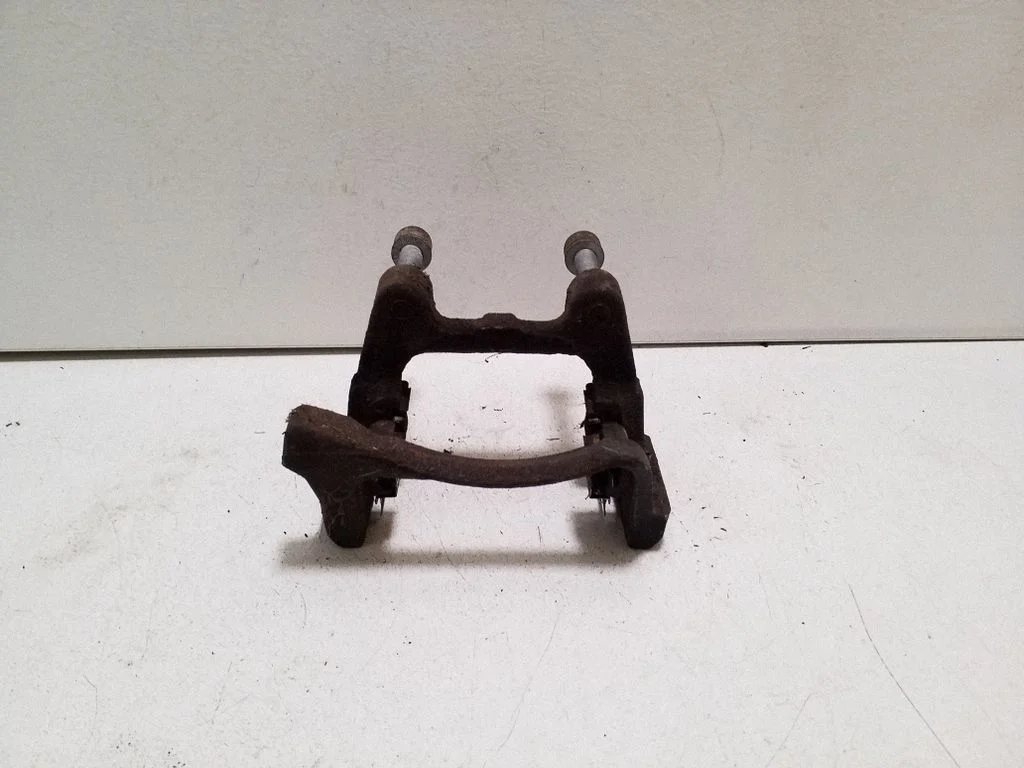 Piduriklotside hoidik/kandur (tagumine) – parem
