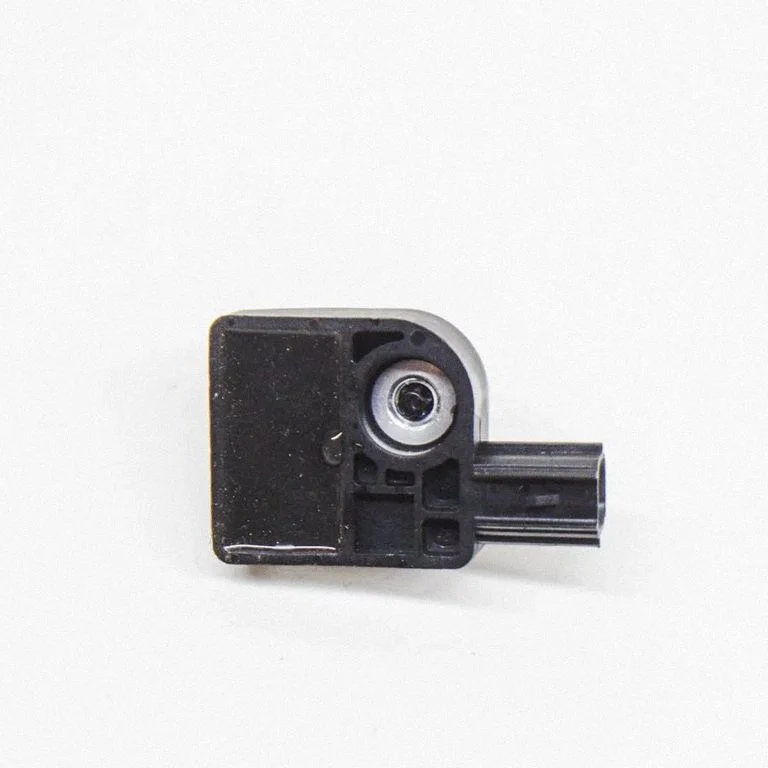 Drošības spilvenu trieciena sensors 100527400A