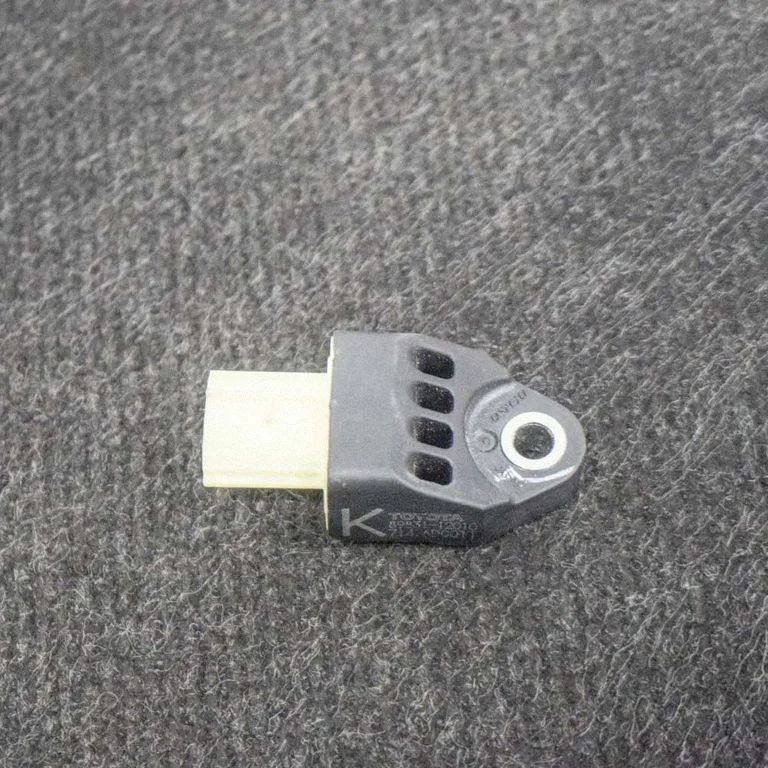 Drošības spilvenu trieciena sensors 8983112010