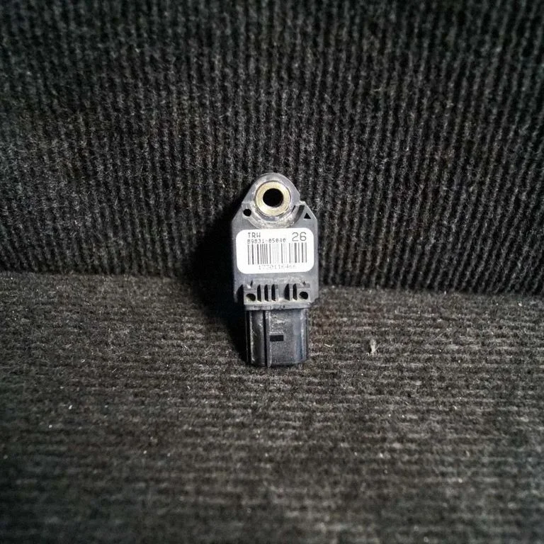 Drošības spilvenu trieciena sensors – Toyota Avensis T270 (2009-2012)