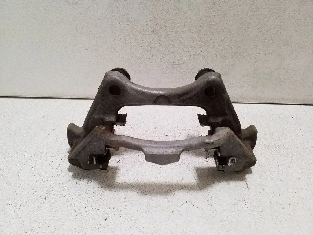 Piduriklotside hoidik/kandur (tagumine) – parem