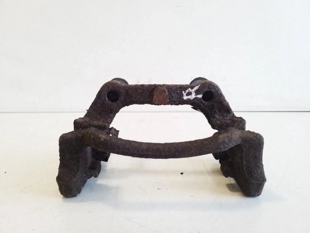 Piduriklotside hoidik/kandur (tagumine) – parem