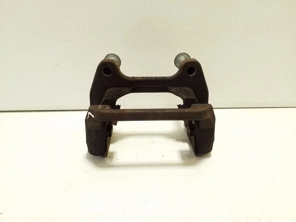 Piduriklotside hoidik/kandur (tagumine) 31471180