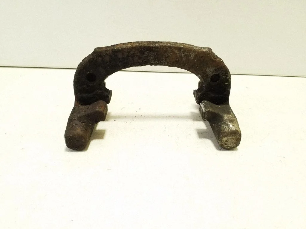 Piduriklotside hoidik/kandur (tagumine) 323255164