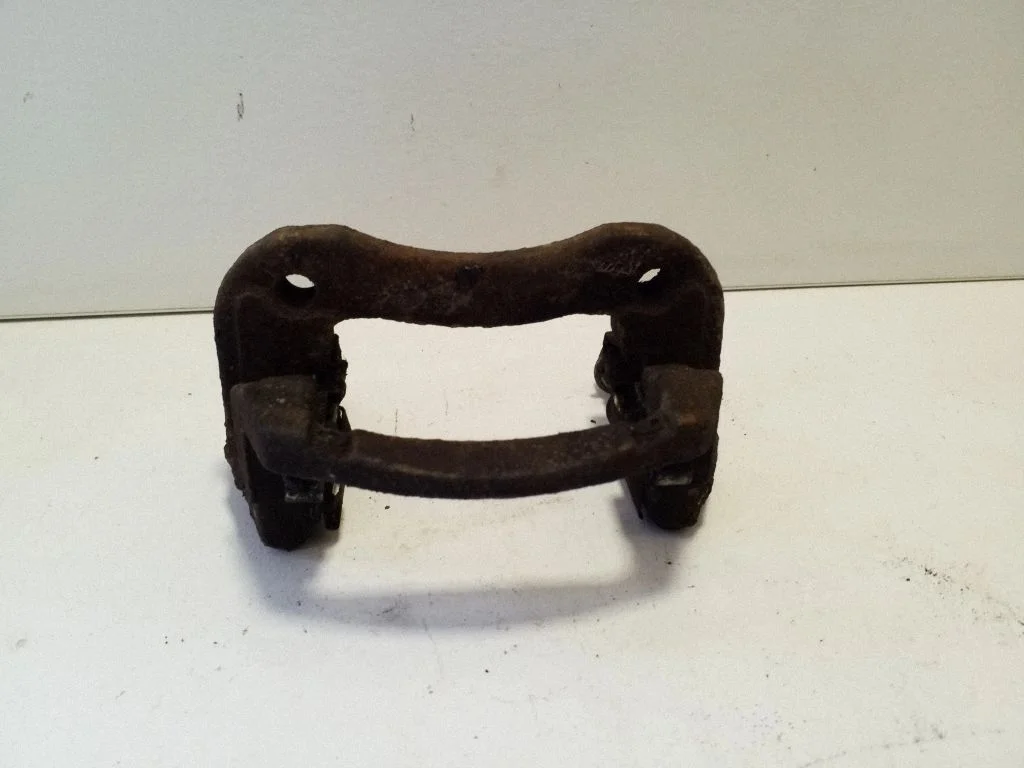 Piduriklotside hoidik/kandur (tagumine) – parem