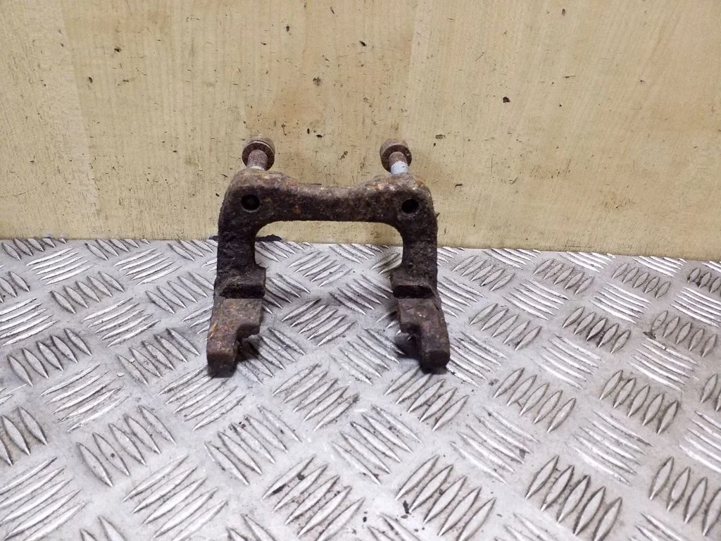 Brake caliper pad carrier rear – Skoda Octavia Mk2 (1Z) (2004-2013)