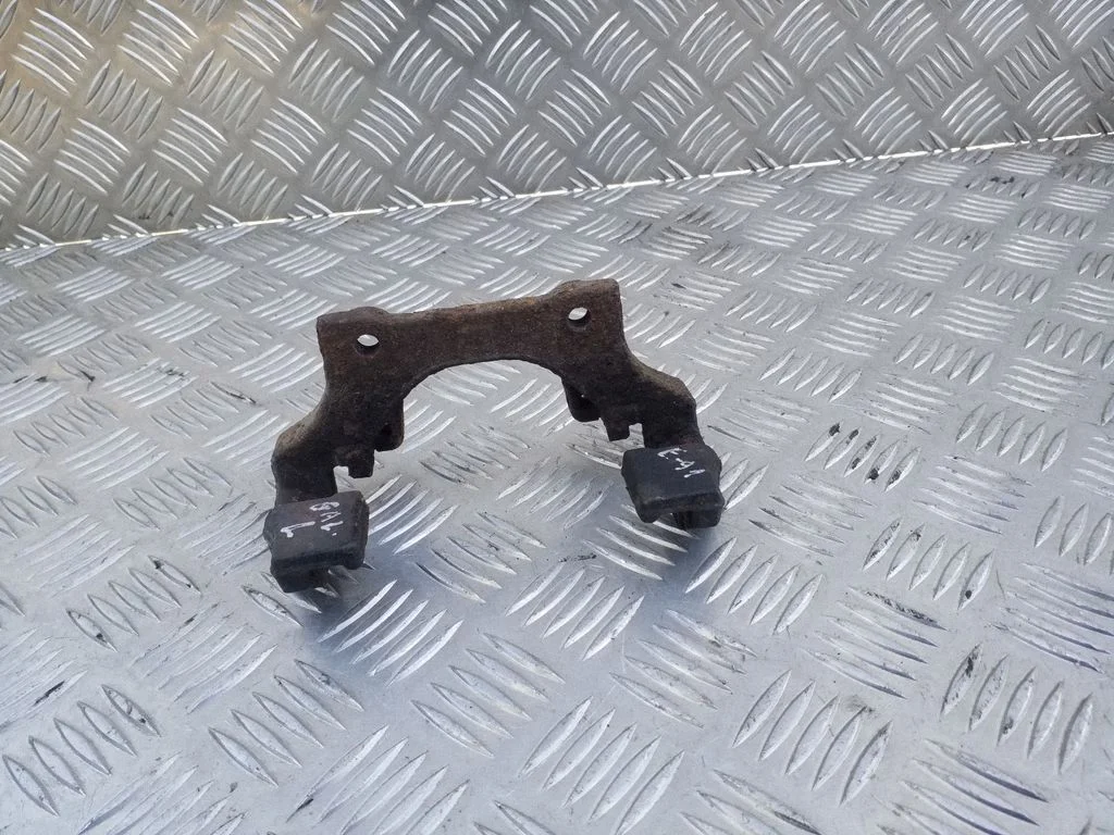 Brake caliper pad carrier rear – BMW 3 Series E90 E91 (2005-2012)