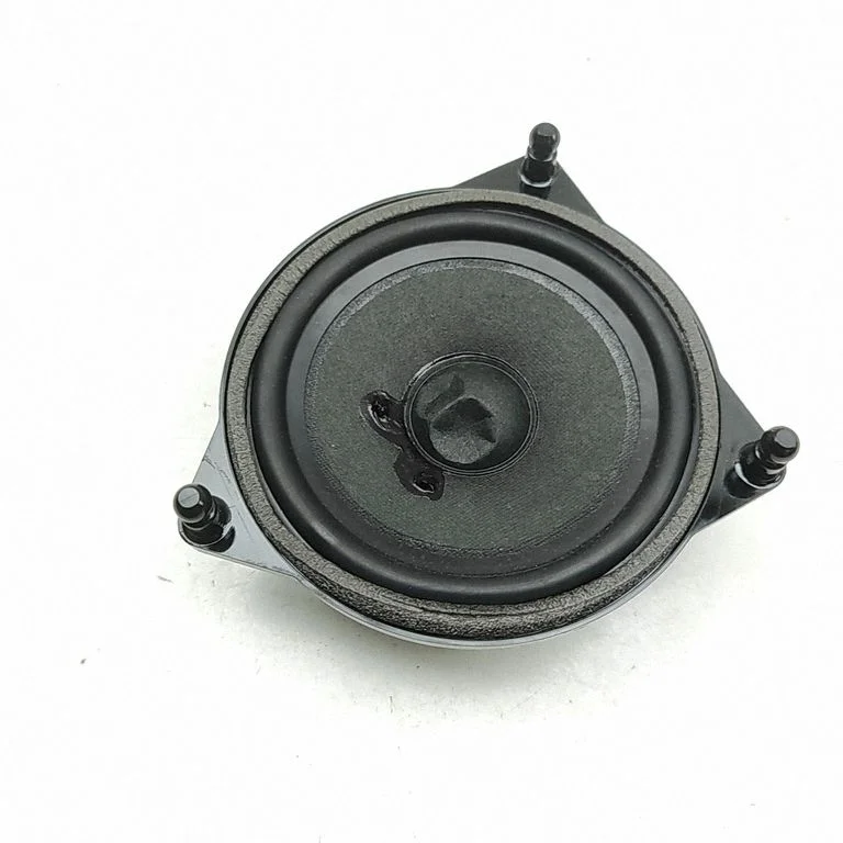 Skaļrunis (-ņi) aizmugurējās durvīs A2228200202