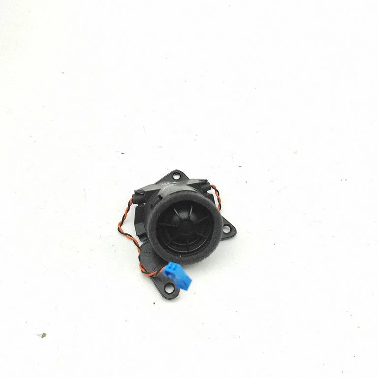 Skaļrunis (-ņi) aizmugurējās durvīs 8713320