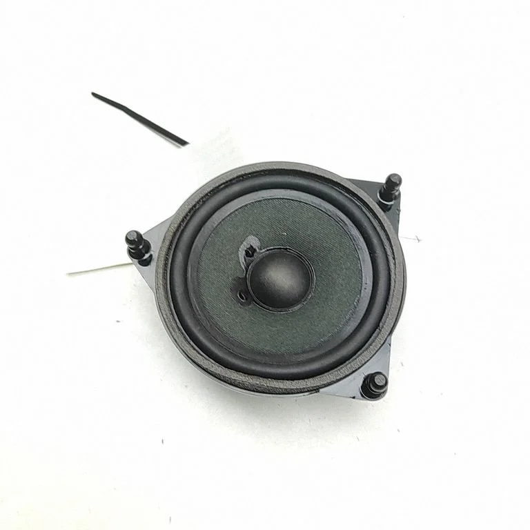 Skaļrunis (-ņi) aizmugurējās durvīs A2228200202