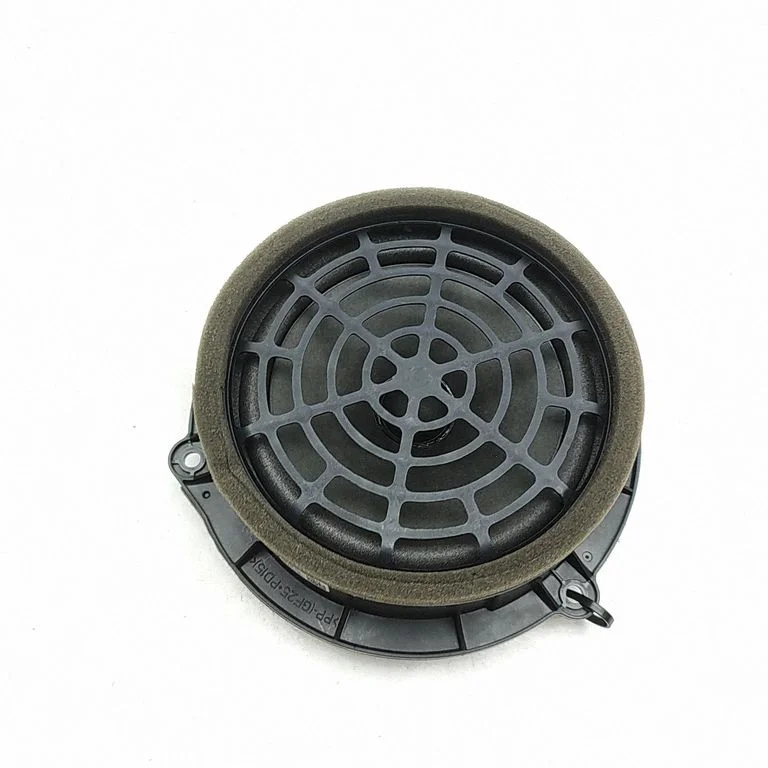 Skaļrunis (-ņi) aizmugurējās durvīs 4G1035411