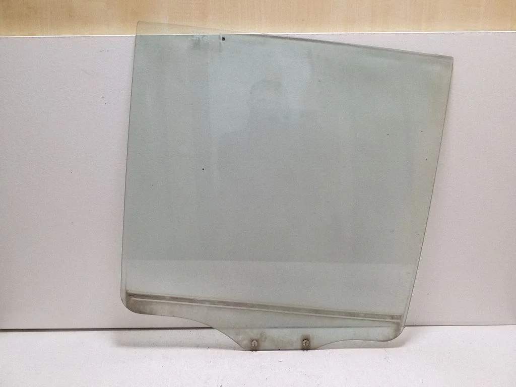 Rear door window glass – Mitsubishi Pajero Sport I (1996-2008)