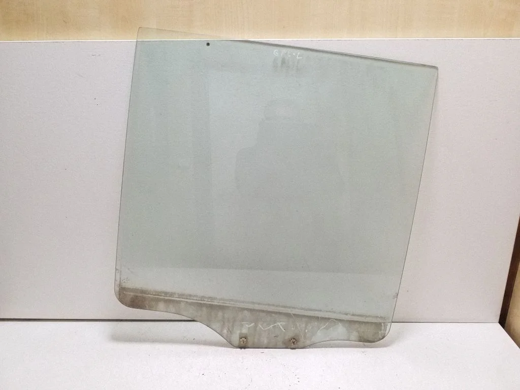 Rear door window glass – Mitsubishi Pajero Sport I (1996-2008)