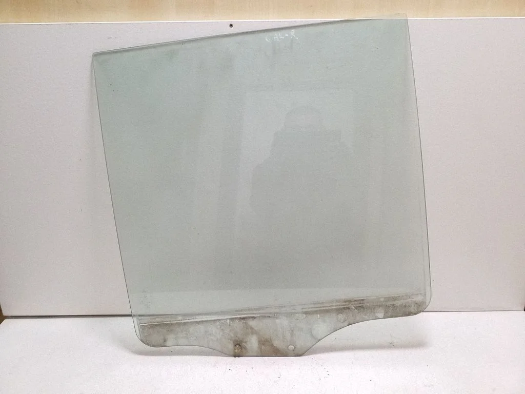 Rear door window glass – Mitsubishi Pajero Sport I (1996-2008)