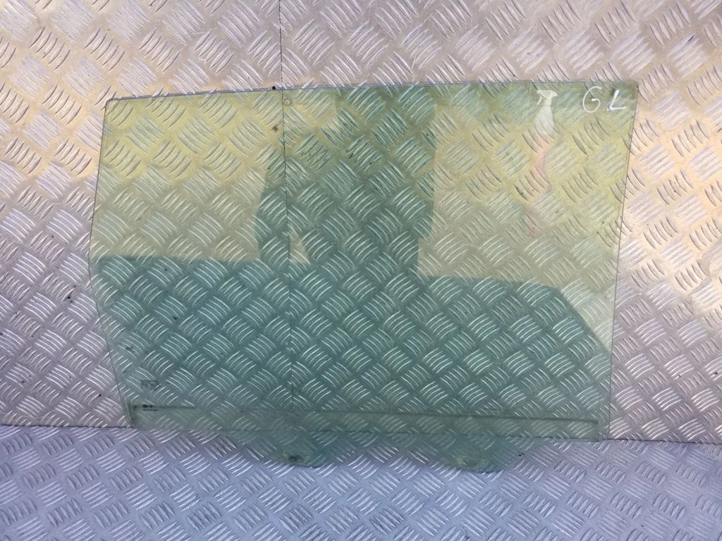 Rear door window glass – Porsche Cayenne (92A) (2010-2017)
