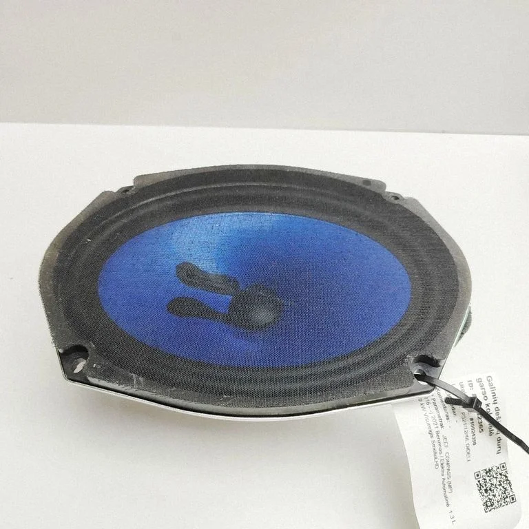 Skaļrunis (-ņi) aizmugurējās durvīs 531039510