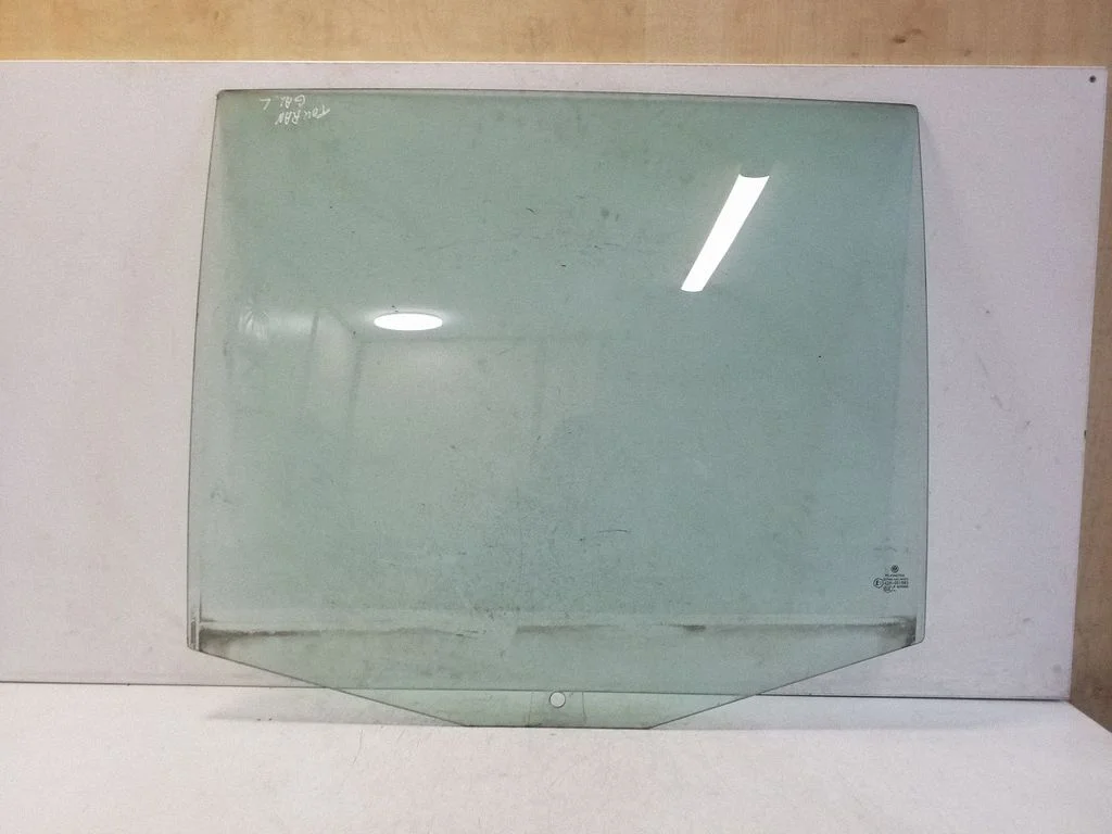Tagaukse põhiklaas E143R001583