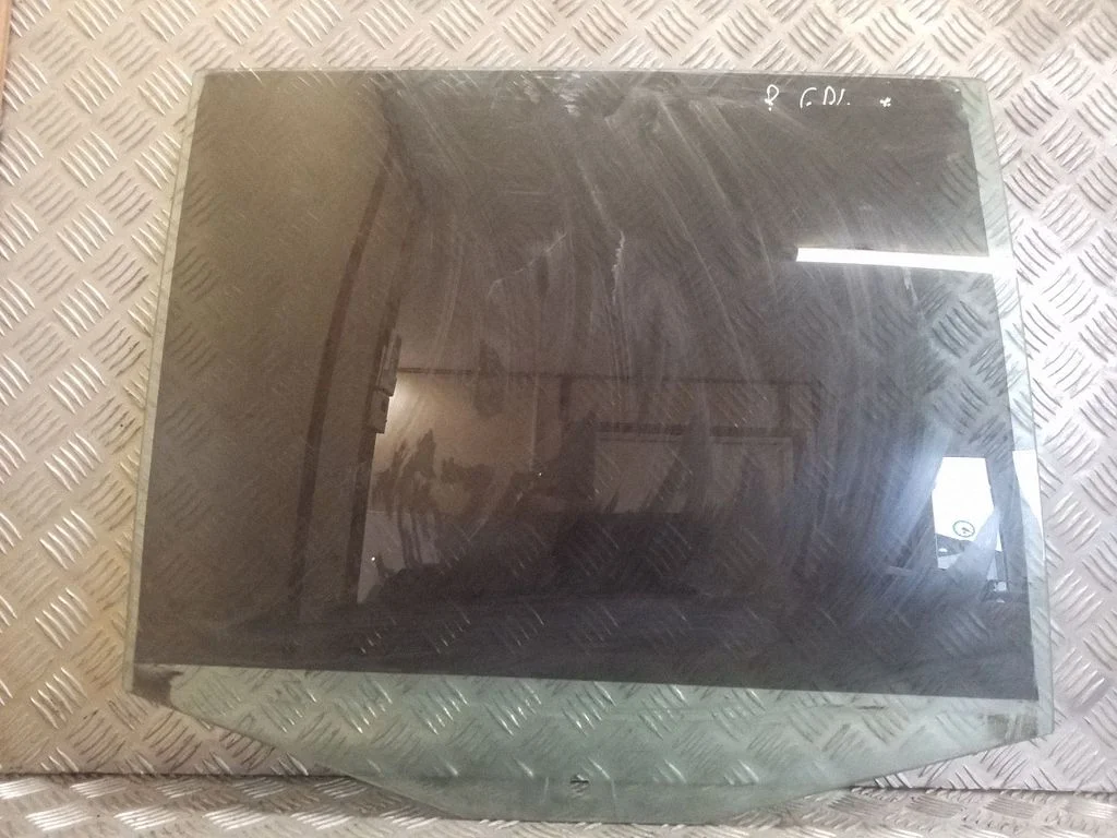 Rear door window glass 43R001582