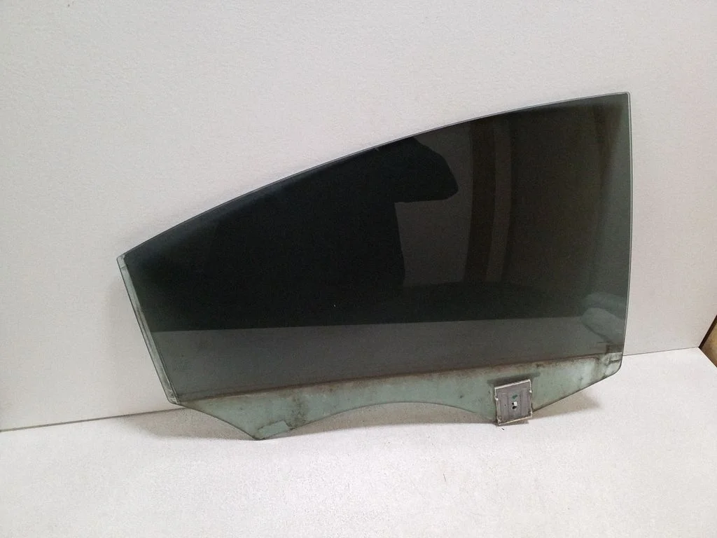 Rear door window glass – right