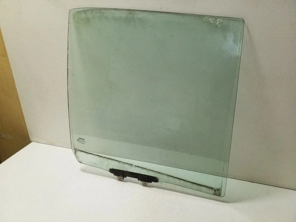 Rear door window glass – right