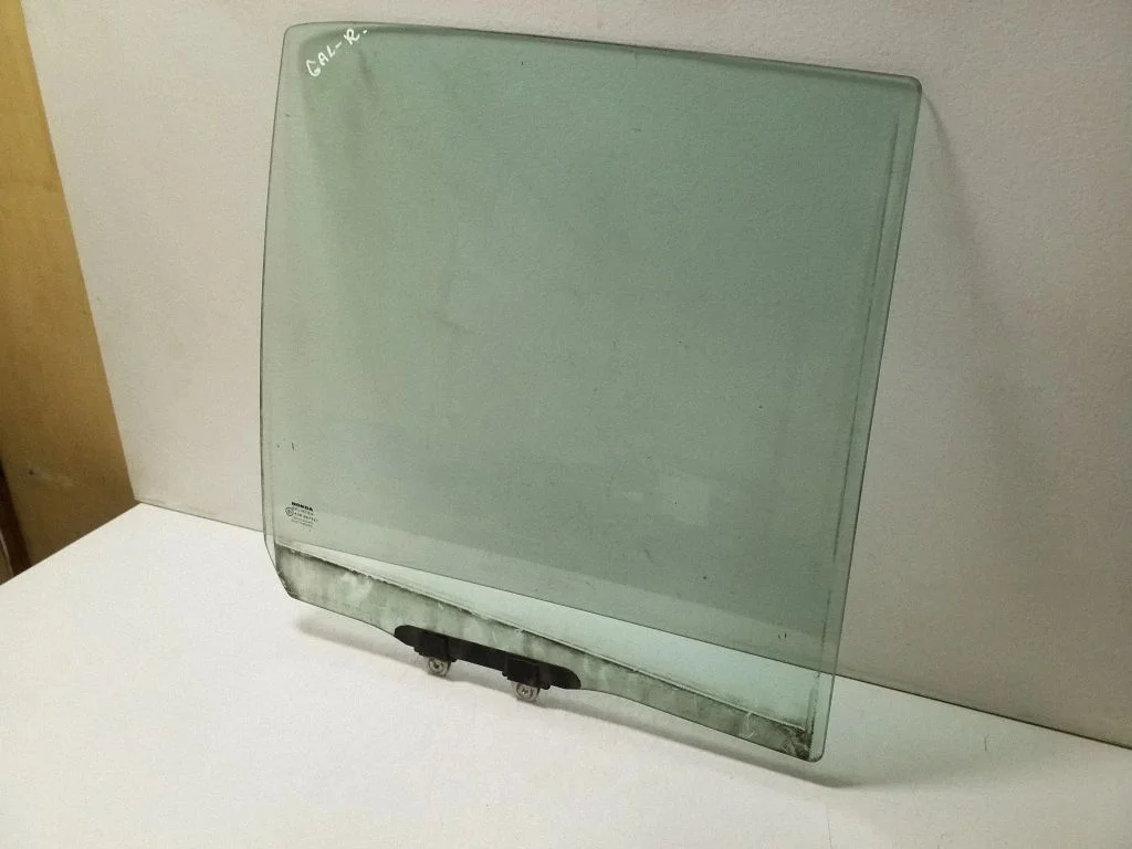 Rear door window glass – right