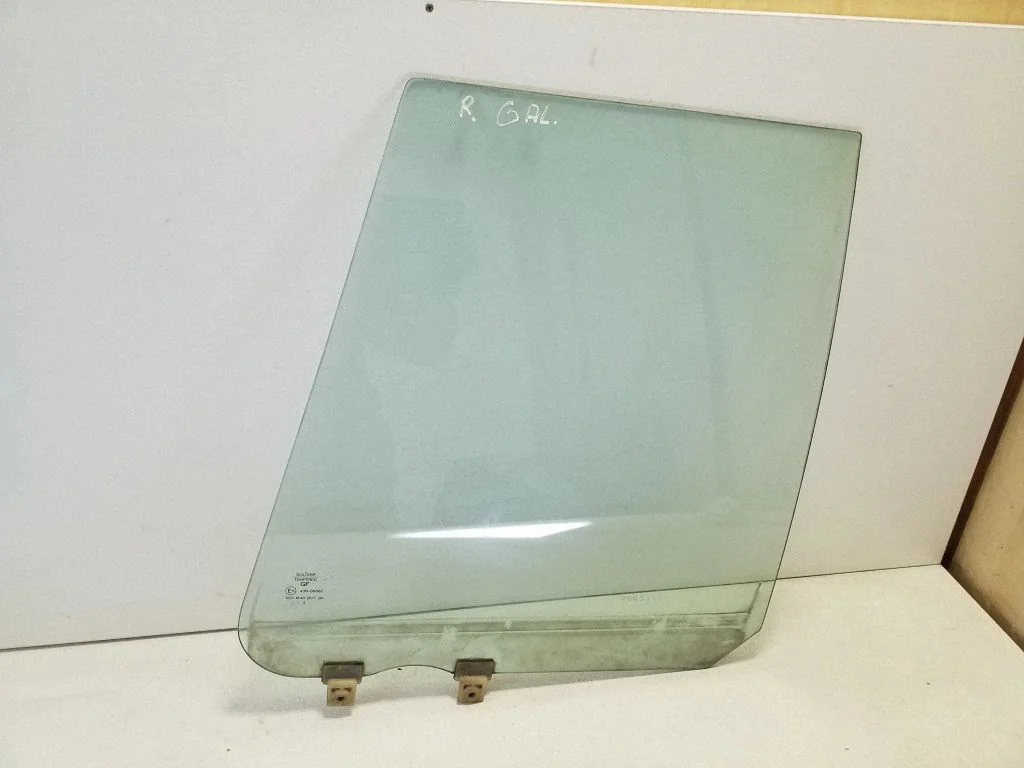 Rear door window glass – right