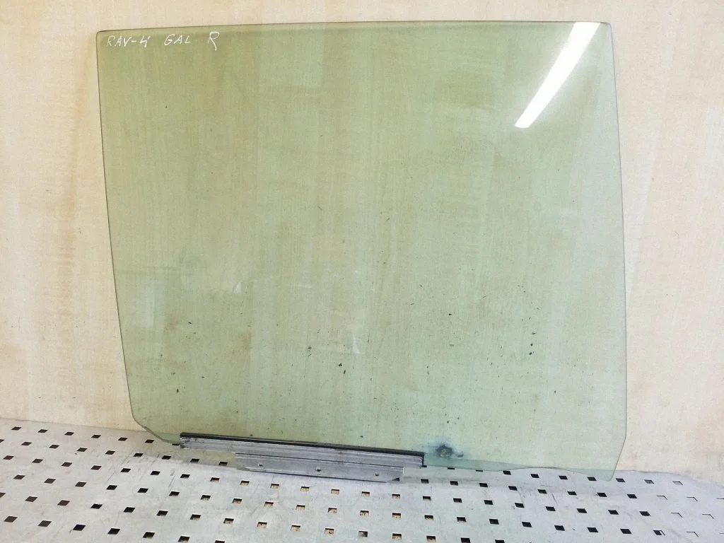 Rear door window glass – rear right