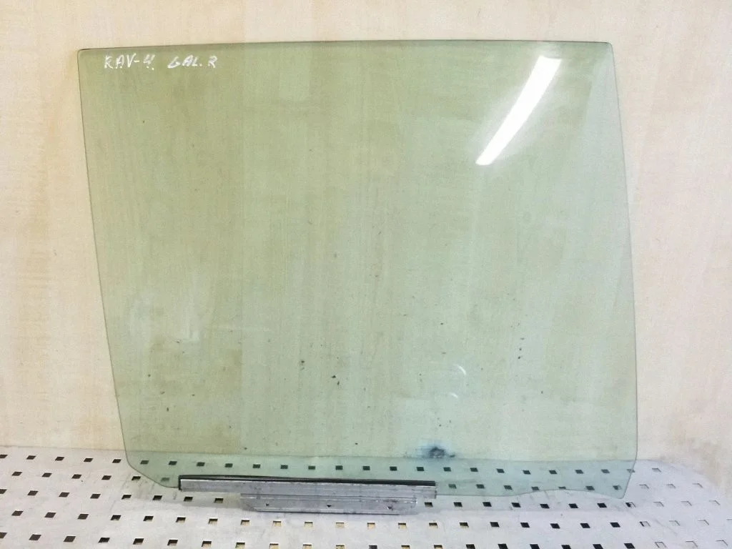 Rear door window glass – rear right
