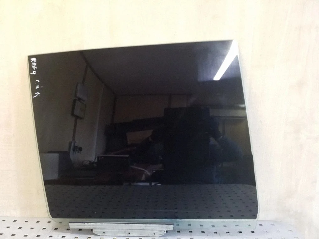 Rear door window glass – rear right