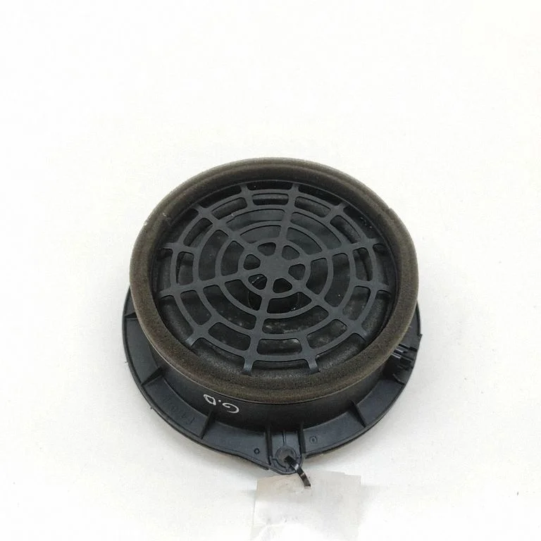Skaļrunis (-ņi) aizmugurējās durvīs 4G1035411