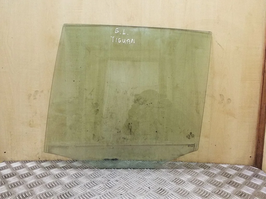 Tagaukse põhiklaas 5N08450256