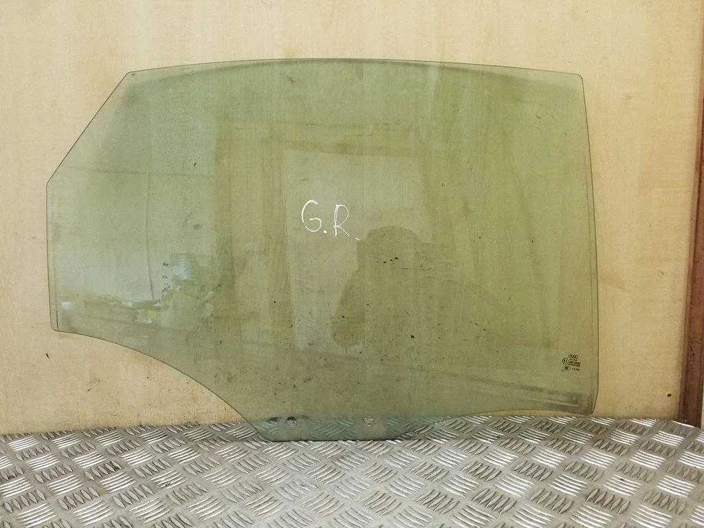 Rear door window glass – right