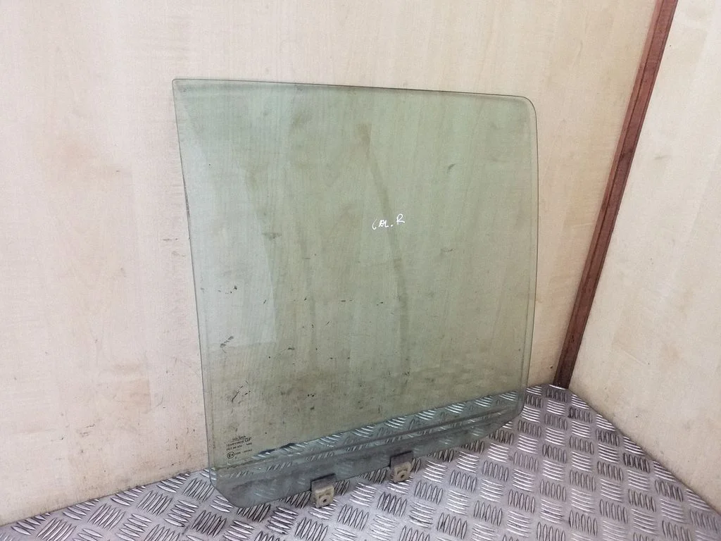Rear door window glass – right