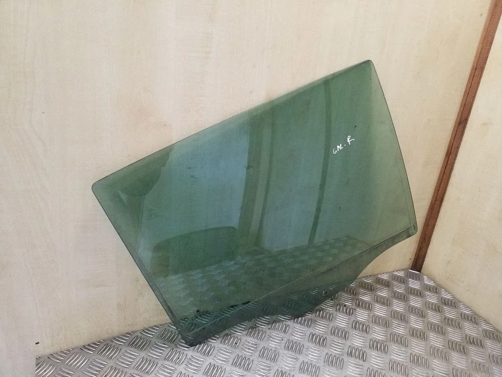 Rear door window glass – Skoda Superb B6 (3T) (2008-2015)